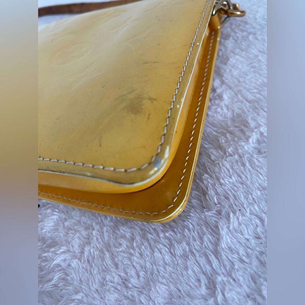 LOUIS VUITTON MONOGRAM VERNIS POCHETTE - Picture 7 of 16